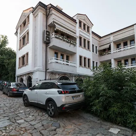 Апартамент Spacious 2-bdr Loft In House - Old Town Пловдив