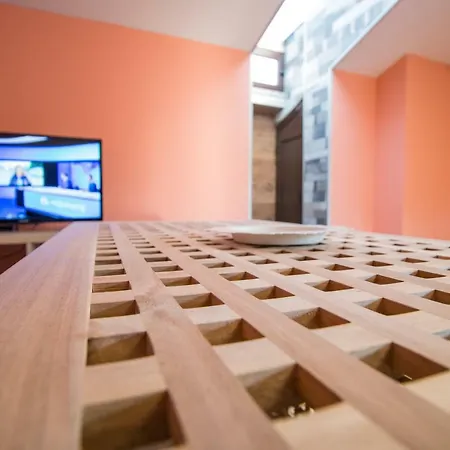 Spacious 2-bdr Loft In House - Old Town Апартамент Пловдив