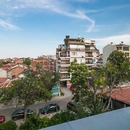 Апартамент Spacious 2-bdr Loft In House - Old Town