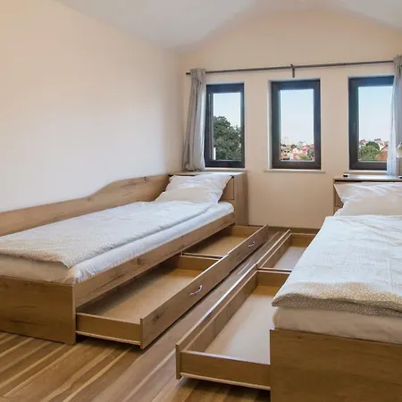 Spacious 2-bdr Loft In House - Old Town * Пловдив