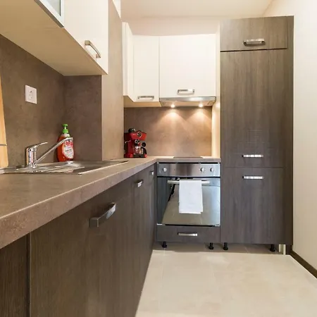 Spacious 2-bdr Loft In House - Old Town * Пловдив