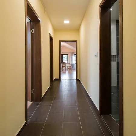 Апартамент Spacious 2-bdr Loft In House - Old Town Пловдив