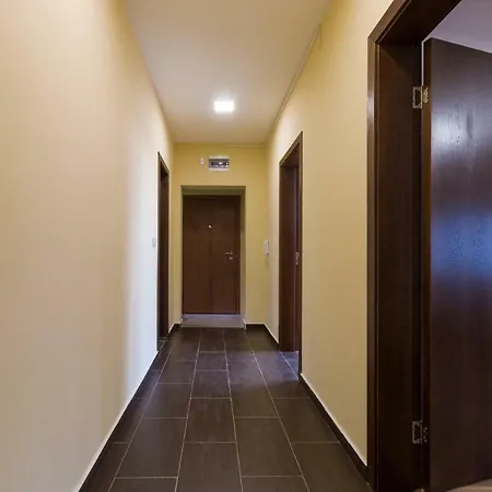 Spacious 2-bdr Loft In House - Old Town Пловдив