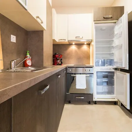 Апартамент Spacious 2-bdr Loft In House - Old Town